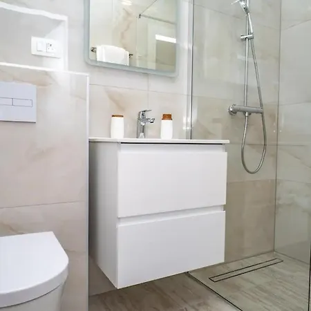 Apartment Luxury With Heated Pool Trogir