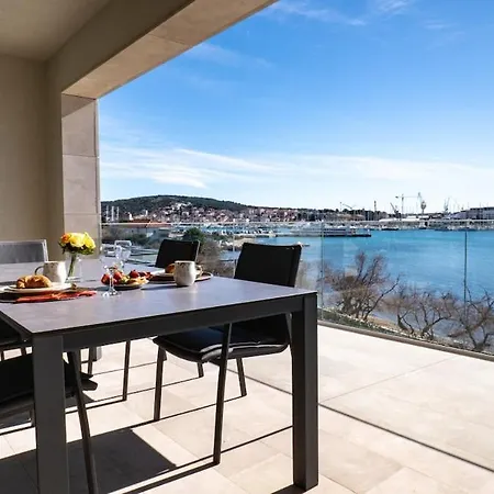 Apartment Luxury With Heated Pool